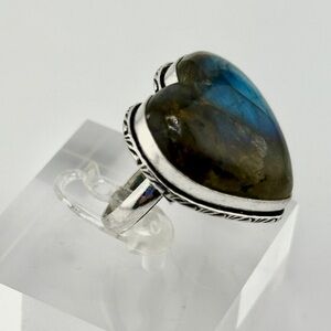 925 Silver Heart-Shaped Labradorite Ring